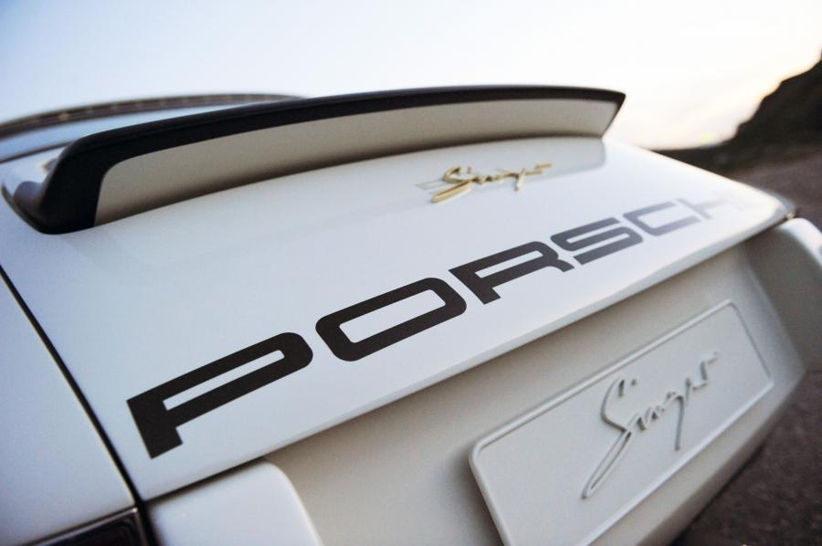  Porsche 911 by Singer 2011 года  (фото 28 из 159)